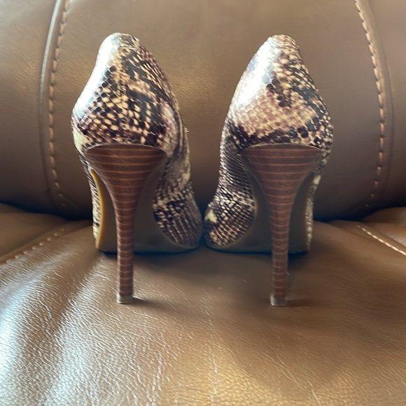 Jessica Simpson Calie Pump - Picture 6 of 7